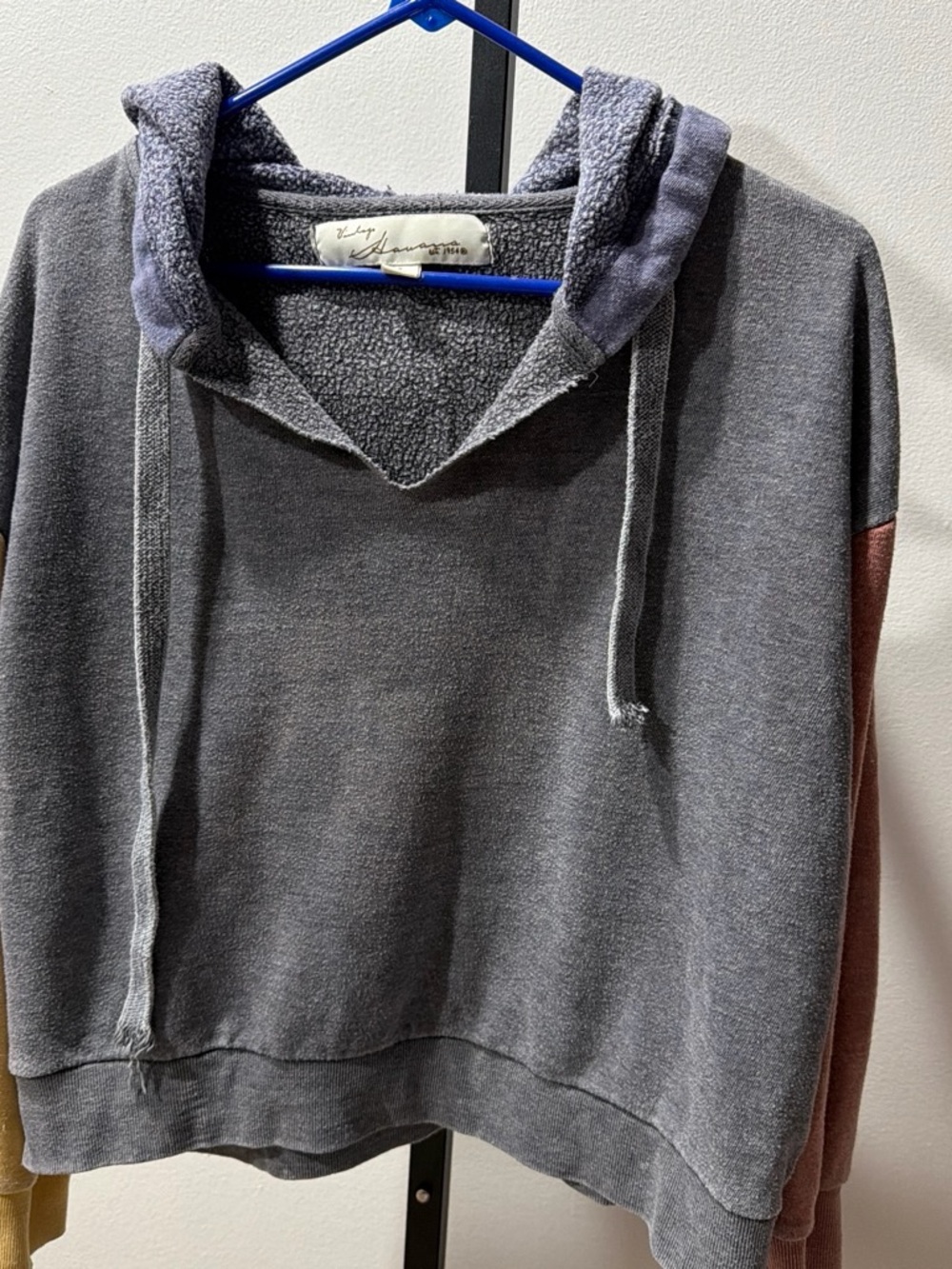 Vintage Havana Gray Scoop-Neck Pullover with Hood